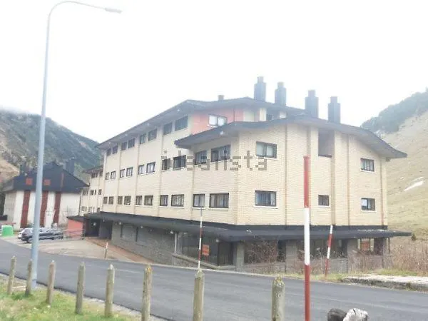 En Pistas De Esqui Candanchú